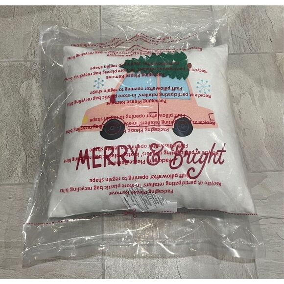Target Merry & Bright Square Christmas Throw Pillow NEW - Picture 1 of 7